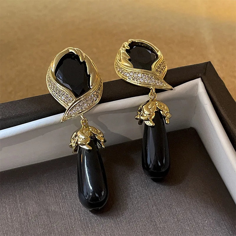 Bilincolor Fashion Retro Personalized Light Luxury Zircon Droplet Earrings