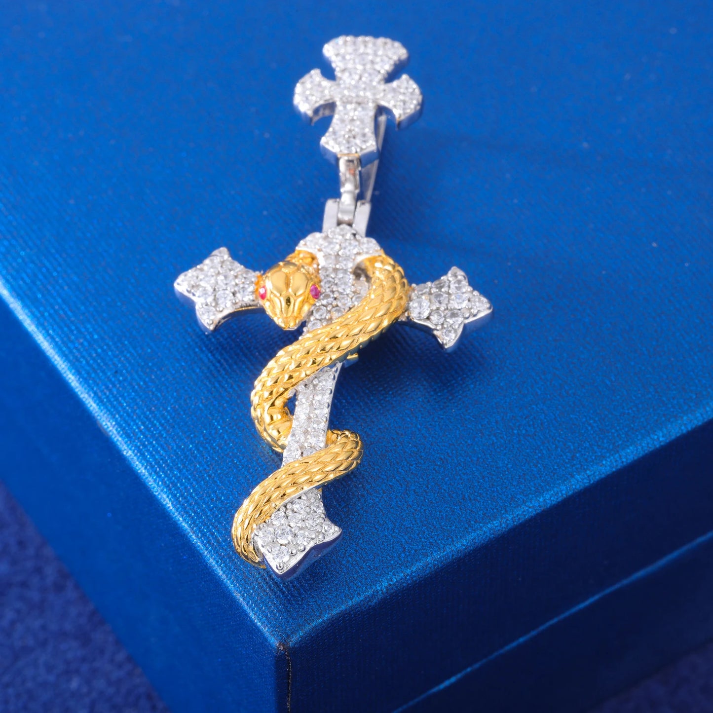 2025 New Snake Winding Cross Pendant Necklace For Men Women 925 Sterling Silver Moissanite Iced Out Bling Hip Hop Jewelry Gifts