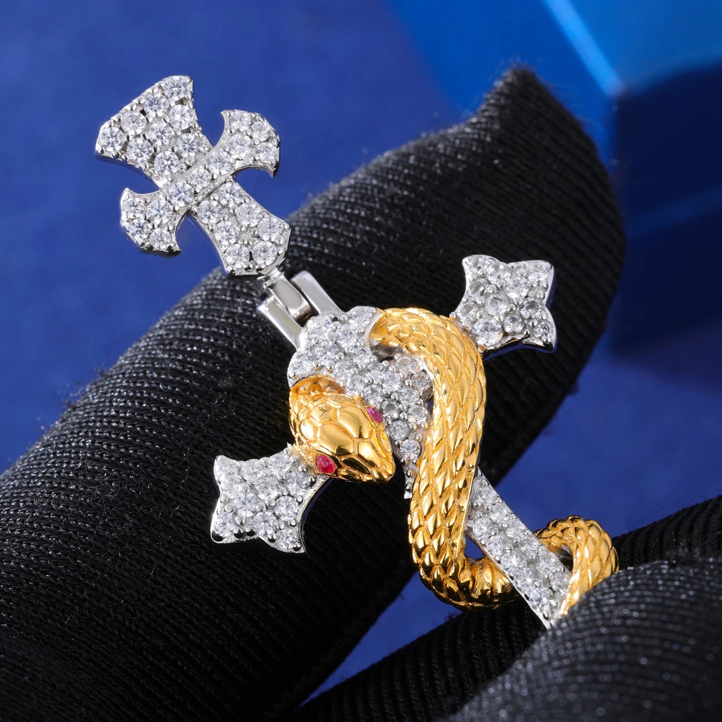 2025 New Snake Winding Cross Pendant Necklace For Men Women 925 Sterling Silver Moissanite Iced Out Bling Hip Hop Jewelry Gifts