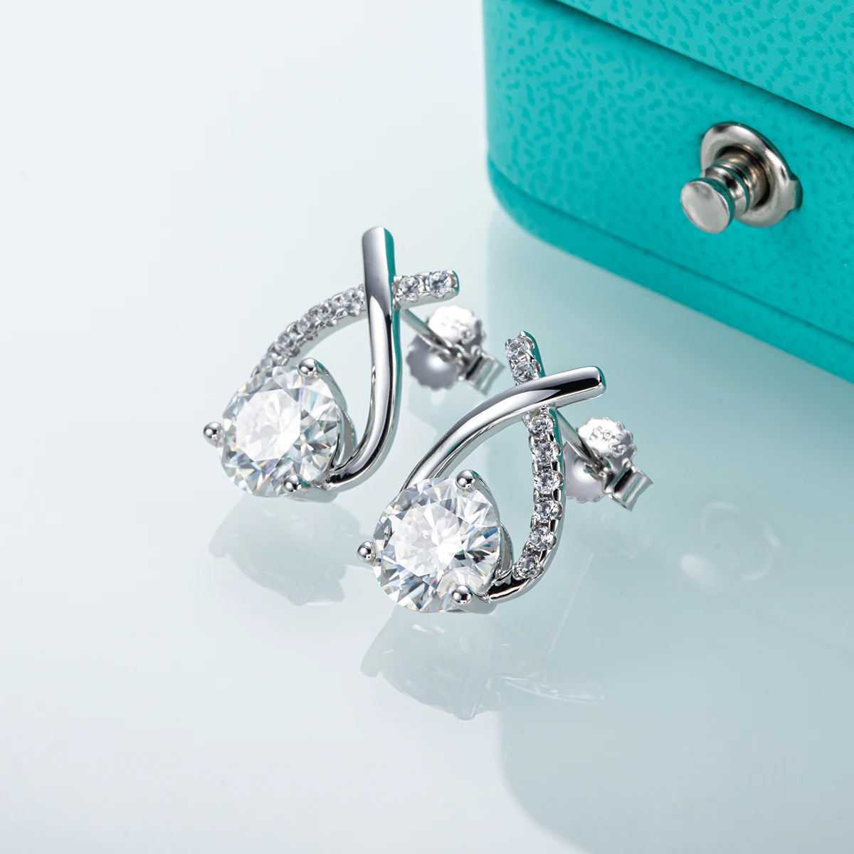AnuJewel 4cttw D Color Moissanite Diamond 18K Gold Plated 925 Sterling Silver Stud Earrings For Woman Gifts Wholesale